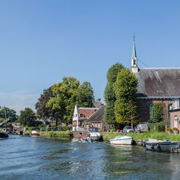 Varen over de pittoreske Vecht in Utrecht en omgeving